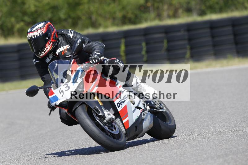 /Archiv-2025/48 25.08.2025 Cornu Master School ADR/gruen-vert/53